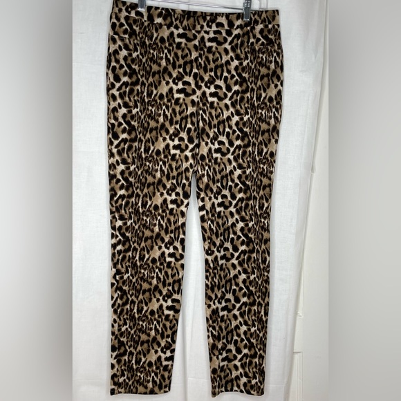 Frank Lyman Leopard Prints pants. - Picture 2 of 11